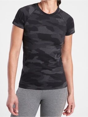 Athleta Momentum Seamless Camo T Shirt Size Large